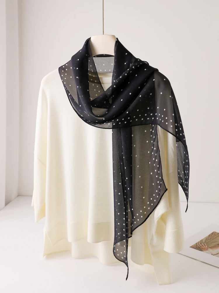 黒の水玉模様のシルクロングスカーフ女性用薄手の春と秋のシルクスカーフ、ドリフティングベルト付きママのショール多機能スカーフ