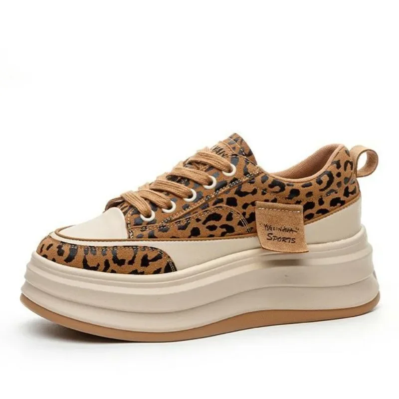 Nuevas zapatillas de deporte de lujo de cuero genuino para otoño y primavera, zapatos gruesos de mujer de colores mezclados para invierno, zapatos informales de moda de otoño con cuña de plataforma de 7cm