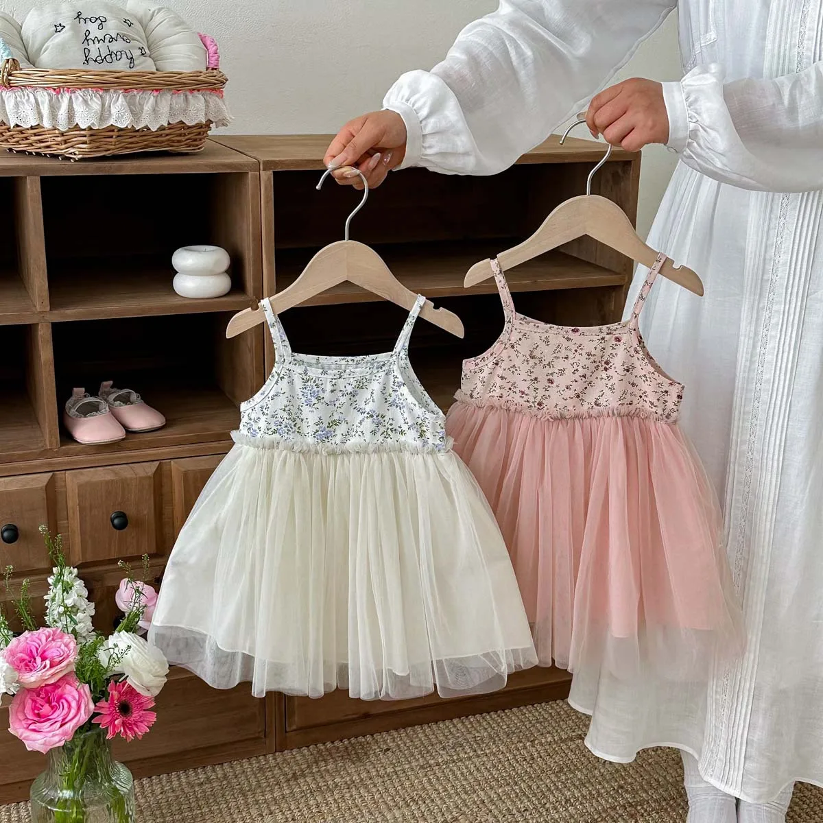 女の子用韓国版サスペンダー花柄ヤーンワンピース-2026新作-ベビーフォレストスプライシングメッシュプリンセスドレス