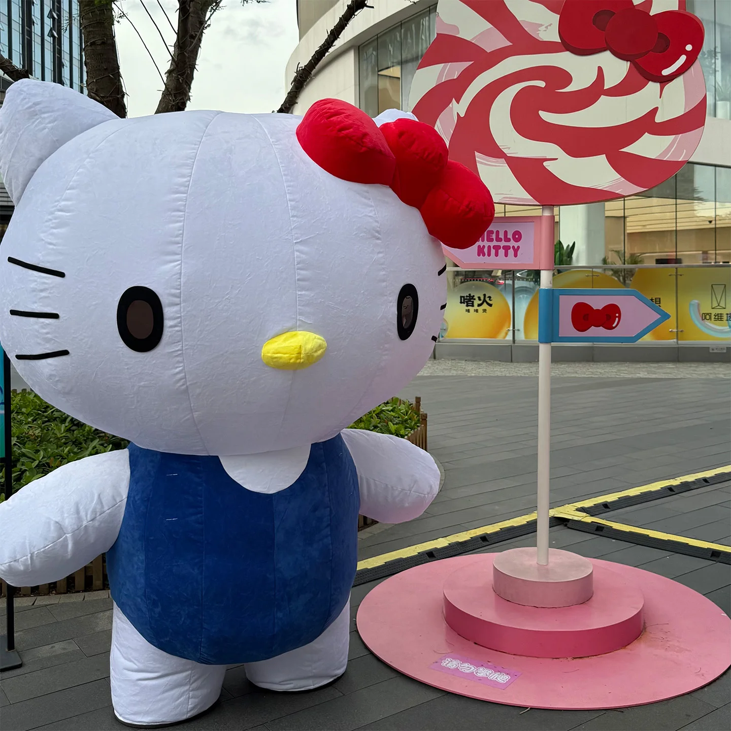 Miniso ديزني نفخ KT القط أفخم البدلة المشي مرحبا كيتي لطيف التميمة عروسة كارتون هالوين عيد الميلاد حزب Outtits