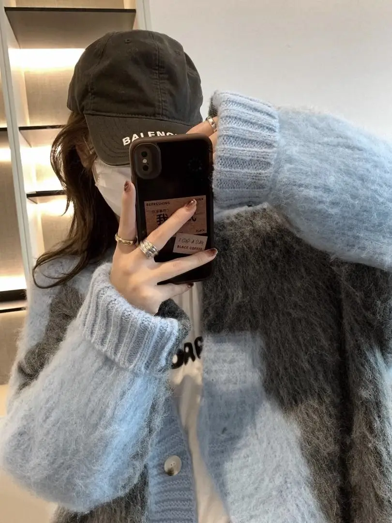 Lazy Wind Mohair Velvet Contrast Knitted Sweater Coat Women Thickened Loose V-neck Cardigan Coat in Autumn and Winter