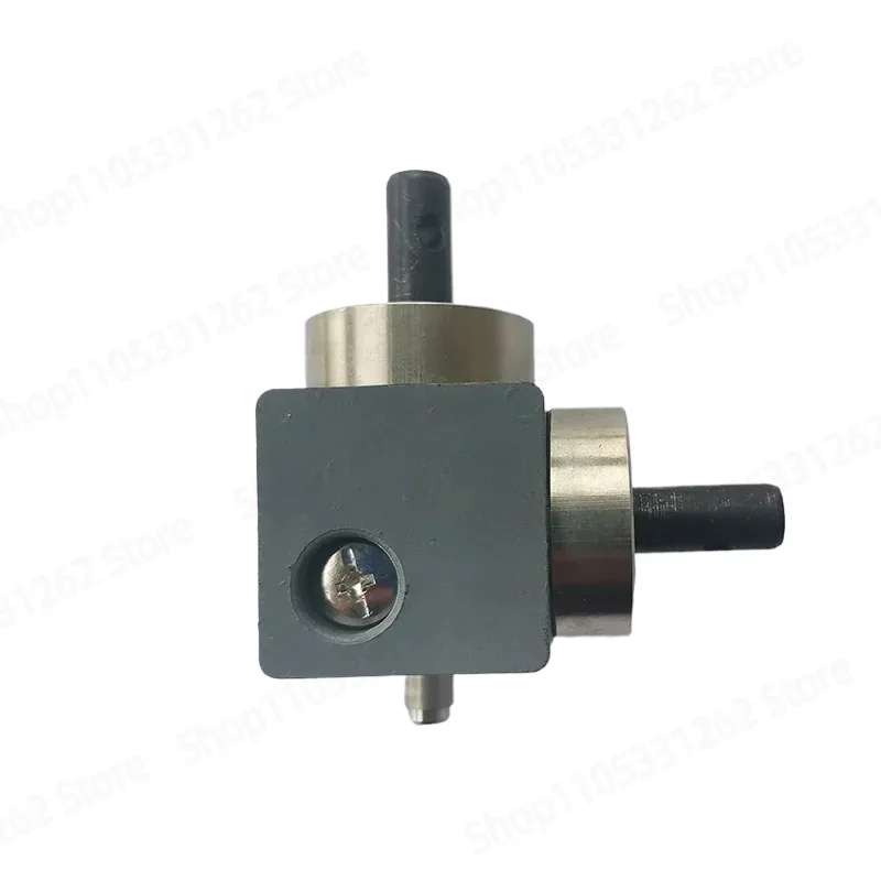 Right Angle Bevel Gearbox 90 Degree Commutator 1 To 1 Speed Ratio Small