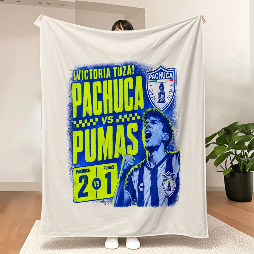 Manta de la victoria de Pachuca vs Pumas — Suave regalo para aficionados al fútbol mexicano, celebrando el 2-1 del Club Pachuca con arte retro en tono medio y medio tono