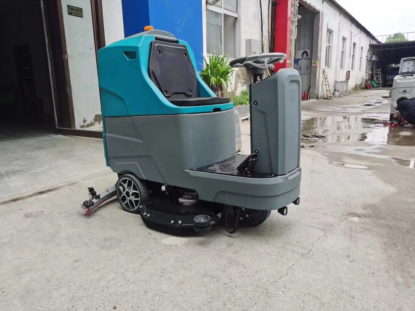 860 ride-on industrial and commercial floor scrubber cleaning machine small electric floor scrubber ride-on floor scrubber