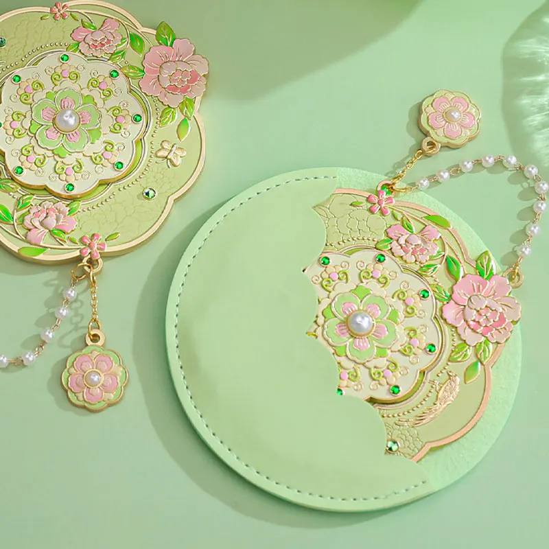 궁전 스타일 금속 화장 거울 정교한 앤티크 소형 휴대용 메이크업 거울 궁전 박물관 문화 및 창작 선물