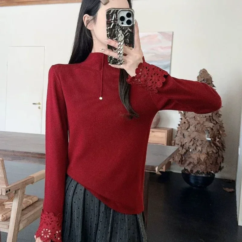 เสื้อสเวตเตอร์คอเต่าแฟชั่น เสื้อซับในสีแดง เสื้อสเวตเตอร์ระดับไฮเอนด์ ดีไซน์เฉพาะตัว แขนเสื้อแต่งลูกไม้