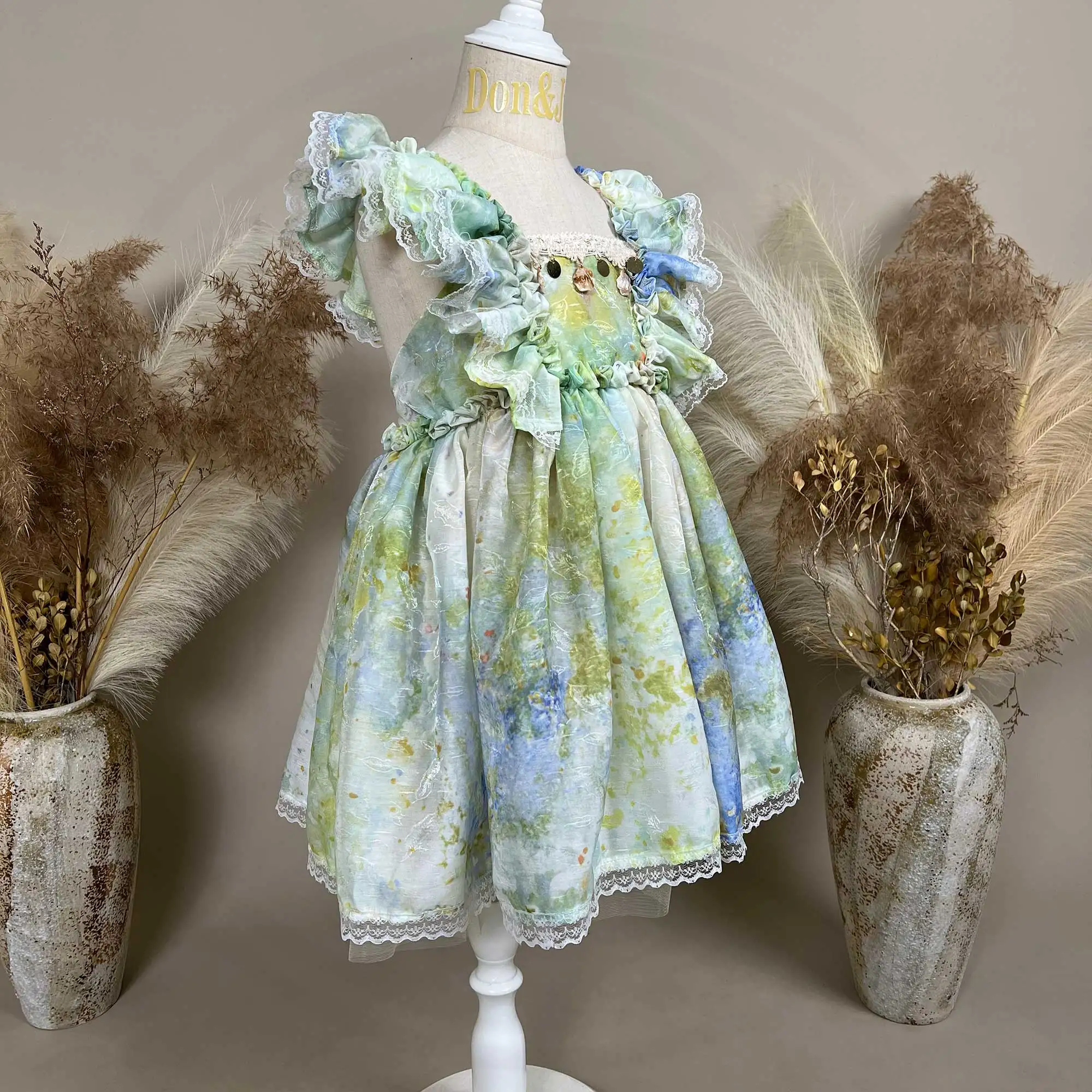Don&Judy Tie-Dye Ruffle Dress with Lace Trim and Seashell Embellishments Boho-Chic Kids Party Dress Little Princess Photoshoot