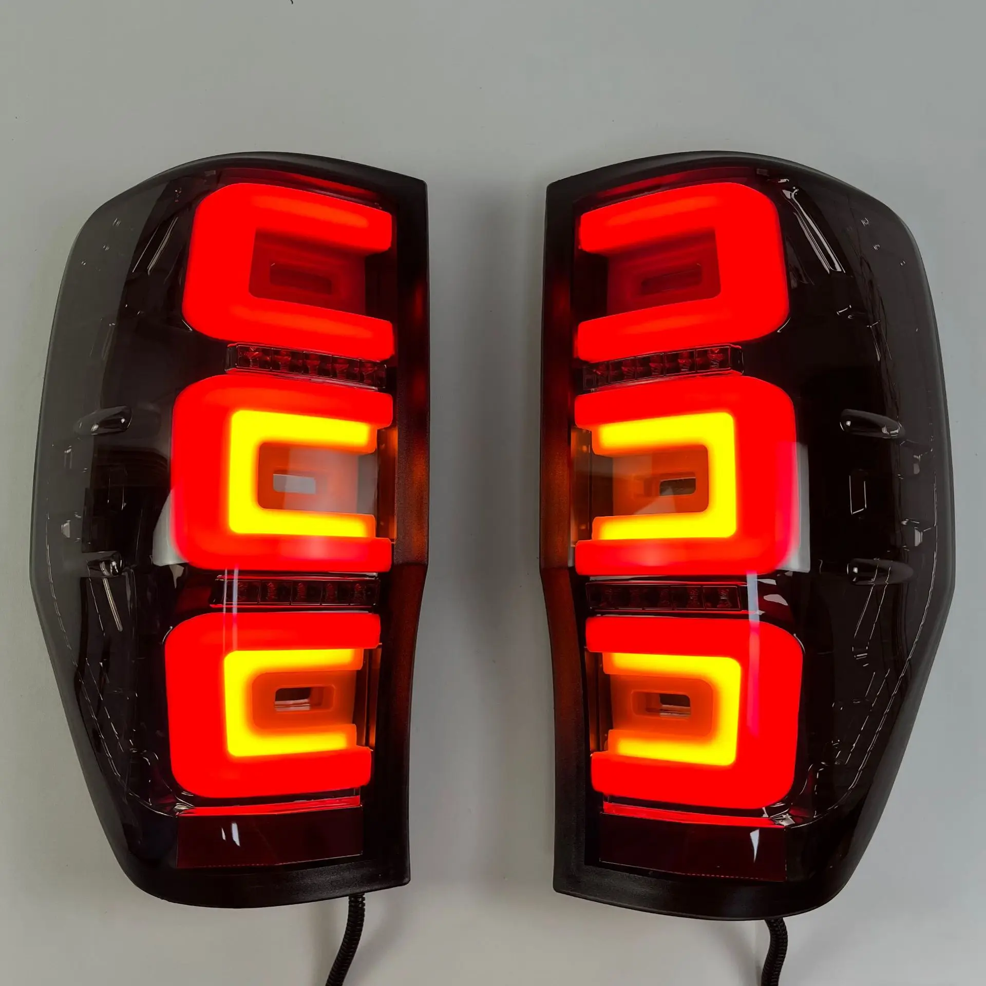 Pair Left Right LED Car Rear Tail Light For Ford Ranger 2016 2017 2018 2019 Car Turn Signal Warning Brake Light Auto Accessories