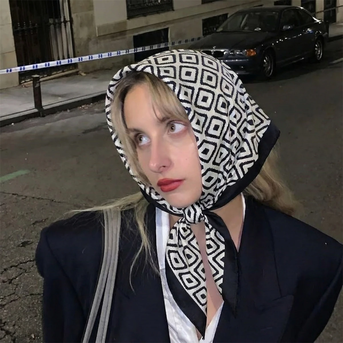 

New Twill Shawl Triangle Scarf For Women Paisley Neckerchief Female New Headband Hair Bands Print Foulard Hijab Wraps Bandana