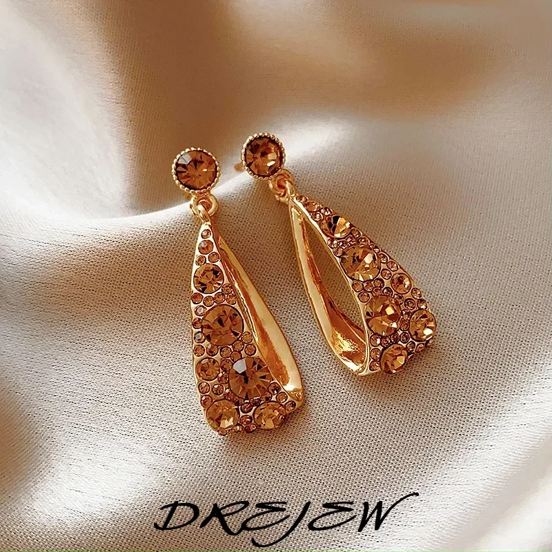 

DREJEW Inlaid Rhinestone Hollow Earrings 2025 Light Luxury Temperament Drop Earring Fashion New Jewelry for Women Party Gifts