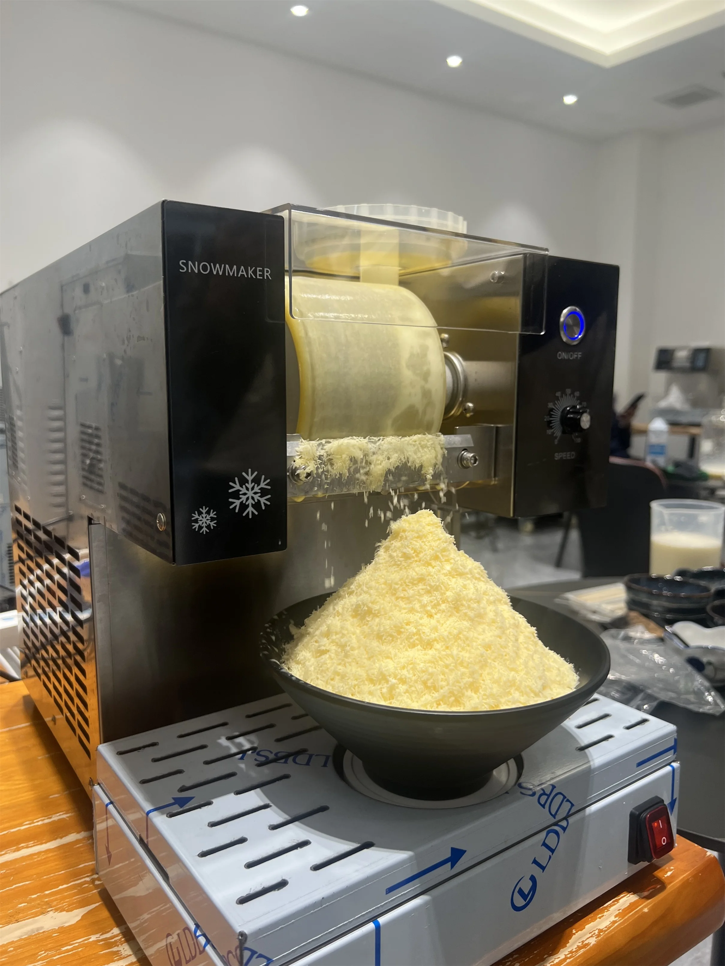 Yourtime 80 كجم/يوم كوريا كورية Kakigori Mesines Bingsoo ندفة الثلج كريم تقشر كسارة صنع ماكينة حلاقة الثلج Bingsu