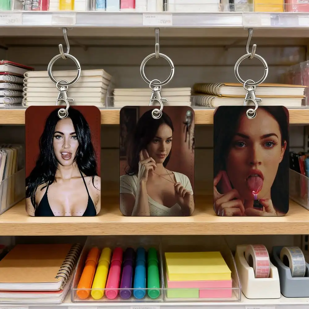 

Держатель для карт и брелок M-Megan F-Fox: футляр для фото, студенческой или проездной карты, защита для фотографий