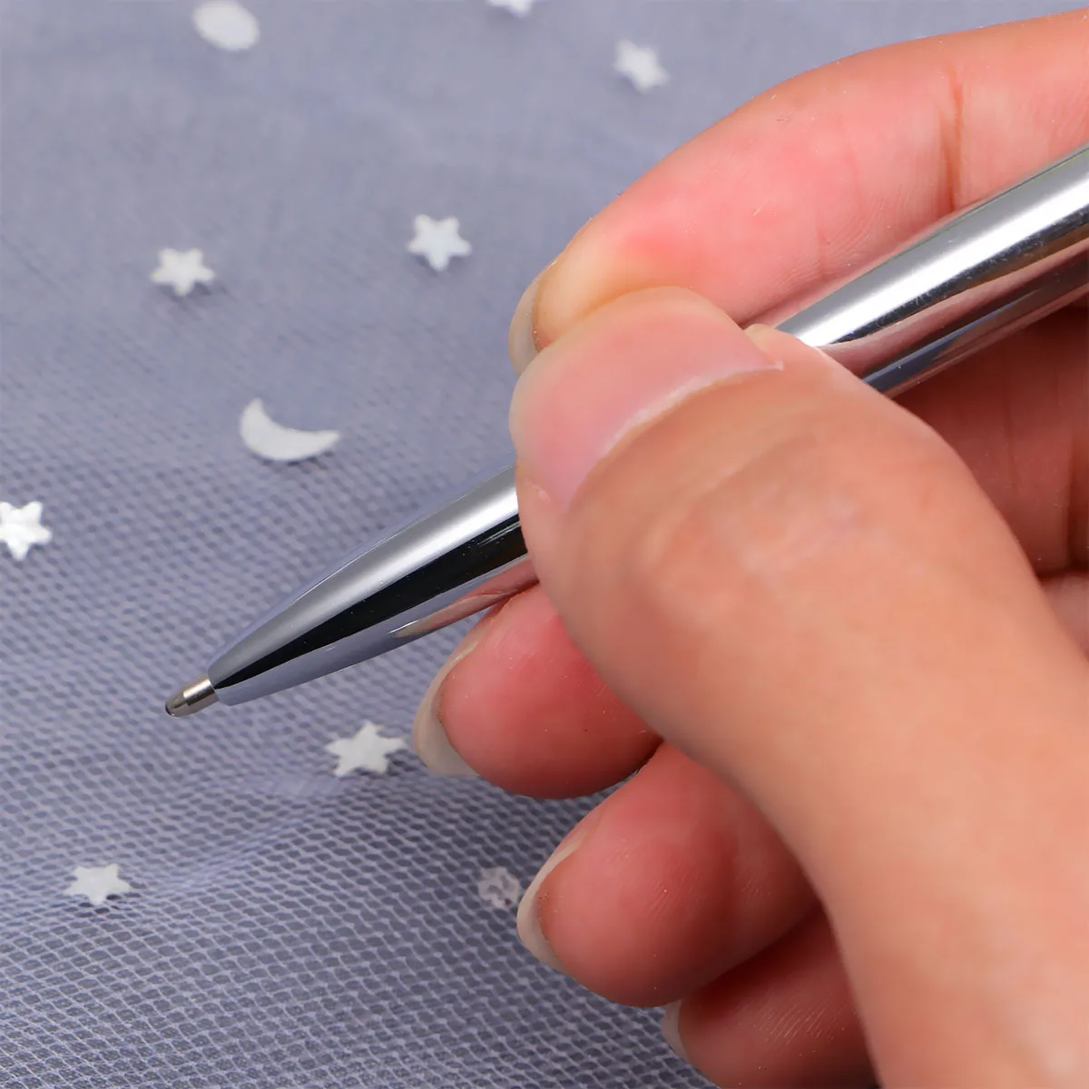 

1 шт., подставка для ручек для гостевой книги, лента с жемчугом и бантом, дизайн в виде сердца, элегантный держатель для ручек для свадебной вечеринки, украшение для подписи