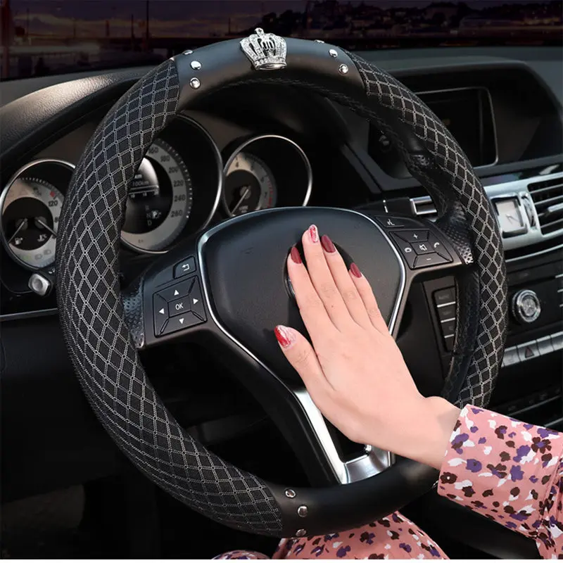 Ice silk Leather Steering Wheel Cover Queen\'s Bling Diamond with Rivets Four Seasons car handlebar Covers For Women Car Styling