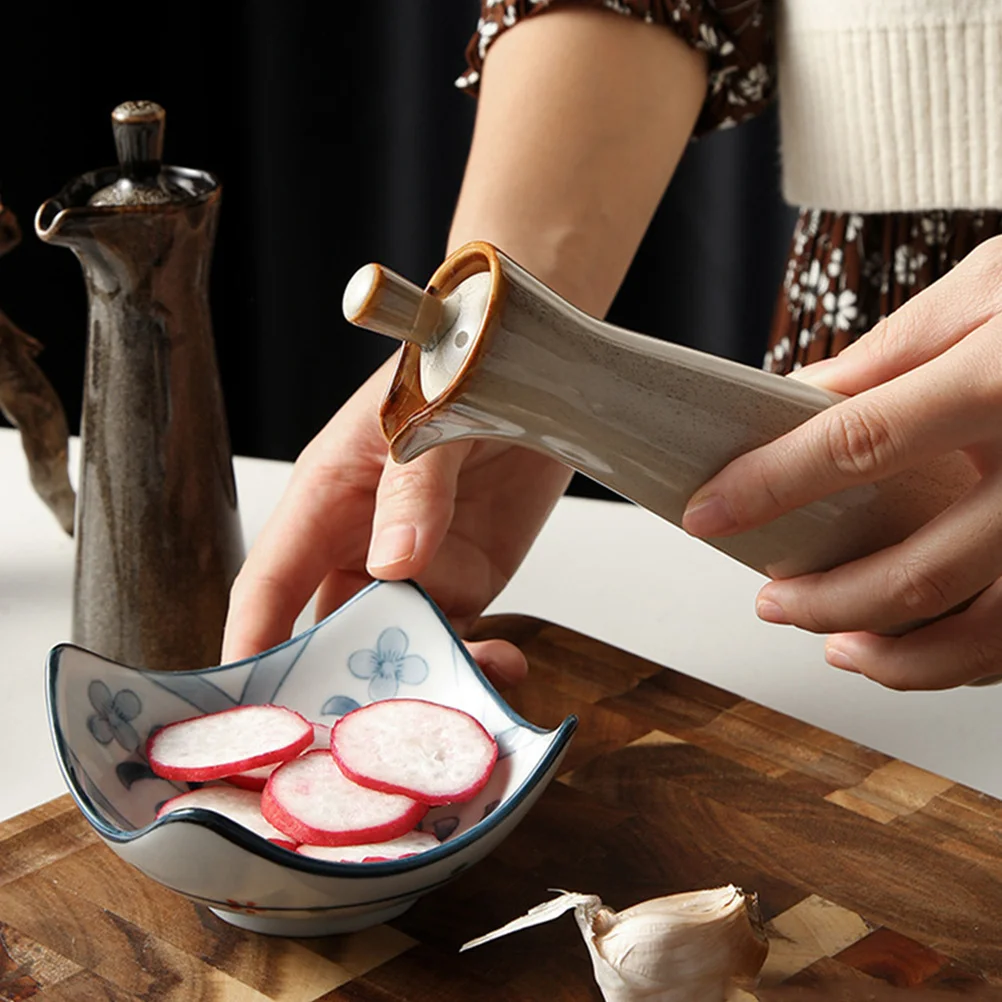 

Ceramic Soy Sauce Bottle High Quality Kitchen Use Vinegar Kettle Condiment Container Ceramic Sauce Bottle