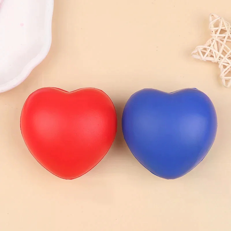 ลูกบอลรูปหัวใจตลก 1/3 ชิ้น บีบเล่นคลายเครียด ของเล่นเด็ก บีบแล้วคืนรูปช้าๆ ของเล่นแก้เครียด