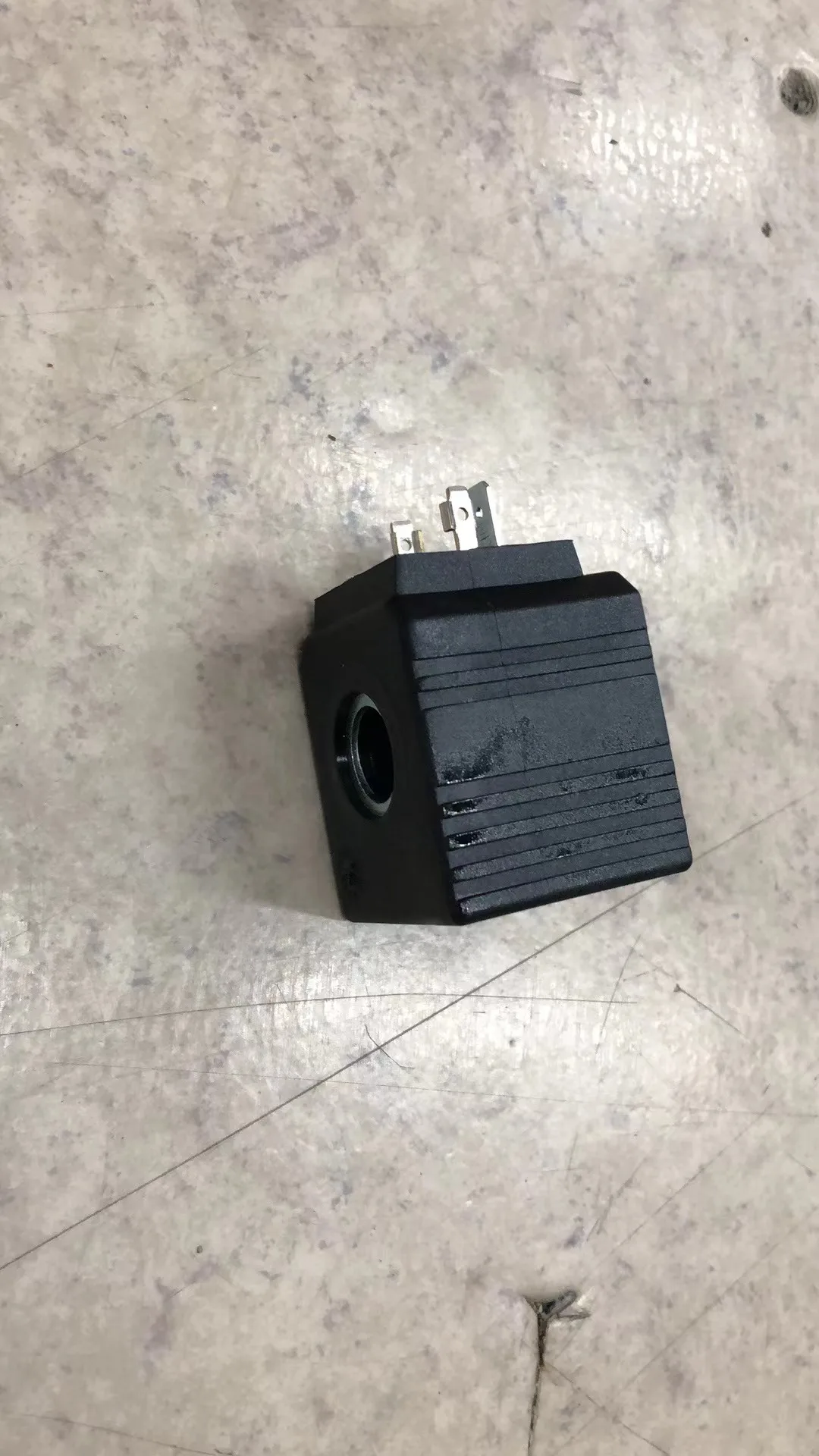 CCS0A.C24.C0.00 CCH0A.C24.B0.00 CCS0A CCH0A 24V 22W DIN VIS Original Relief Valve  in Stock Cartridge Valve Screw in competitive