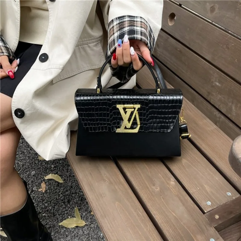 

Cute One Shoulder Female Bag Creative Printing Trendy Campus Style Students Cross Body Bag Portable Exquisite Luxurious