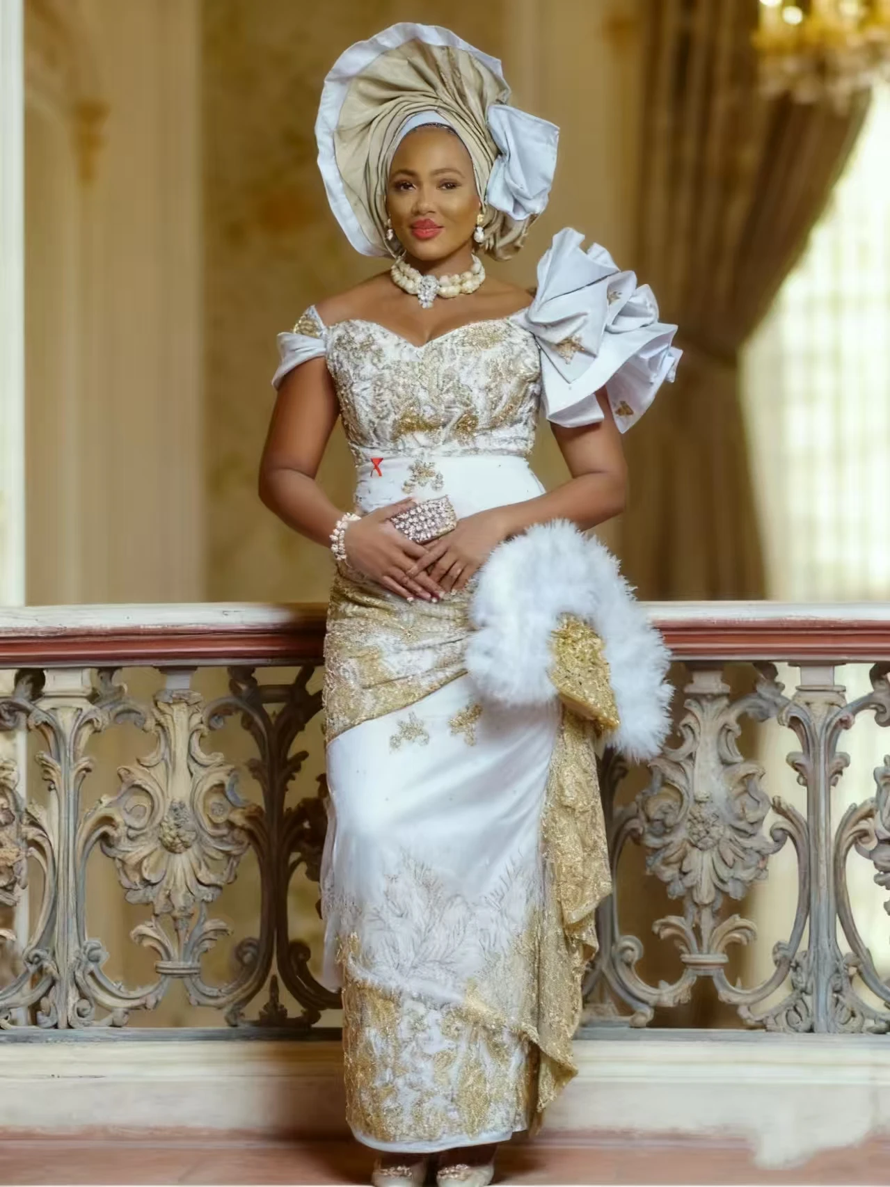 فستان زفاف أبيض نيجيري أفريقي فاخر مع دانتيل مطرز بالذهب عتيق مزين بفيستدو دي نويفال مخصص 0 يُباع بواسطة HJ-Weddi #1