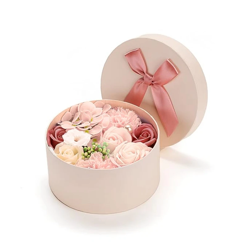 Petite boîte ronde de fleurs de Regina Carnation, fleur de Regina dans une boîte-cadeau, cadeau pour la fête des mères, fête de Léon, etc.