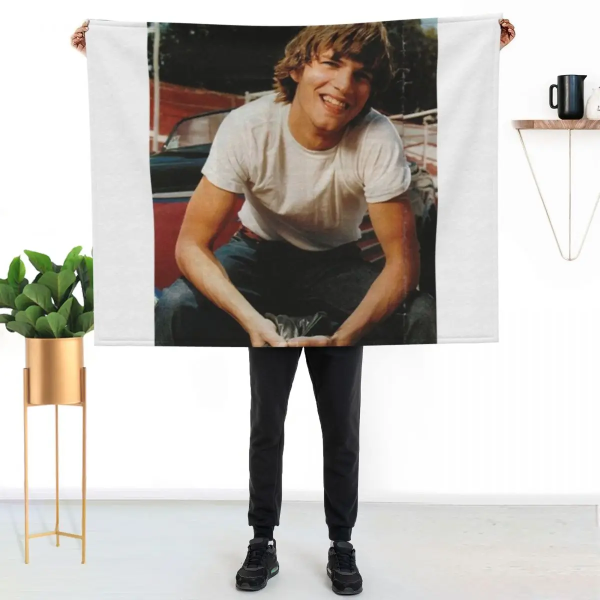 

Young Ashton Kutcher Throw Blanket Durable Warm Blanket for Daily Home Use