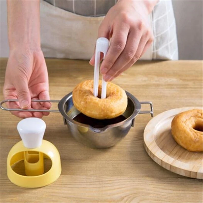 

2pcs Doughnut Bakery Mold Handheld Doughnut Baking Shaper Food Grade Plastic Doughnut Press Kitchen Accessories