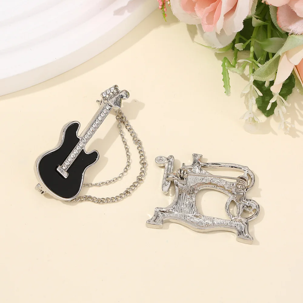 Alloy high-end guitar brooch, instrument high-end feel, chest flower, suit jacket, pin accessories