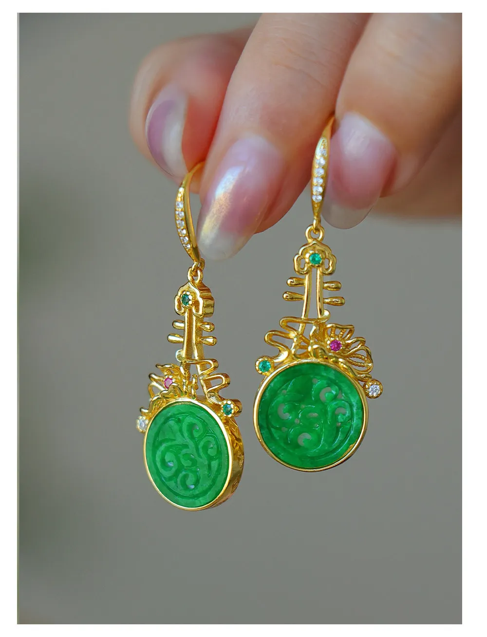 Natural Bright Green Jadeite Dangle Earrings, 925 Silver Gilded, Chinese Pipa Style, Carved Round Jade, Vintage Jewelry