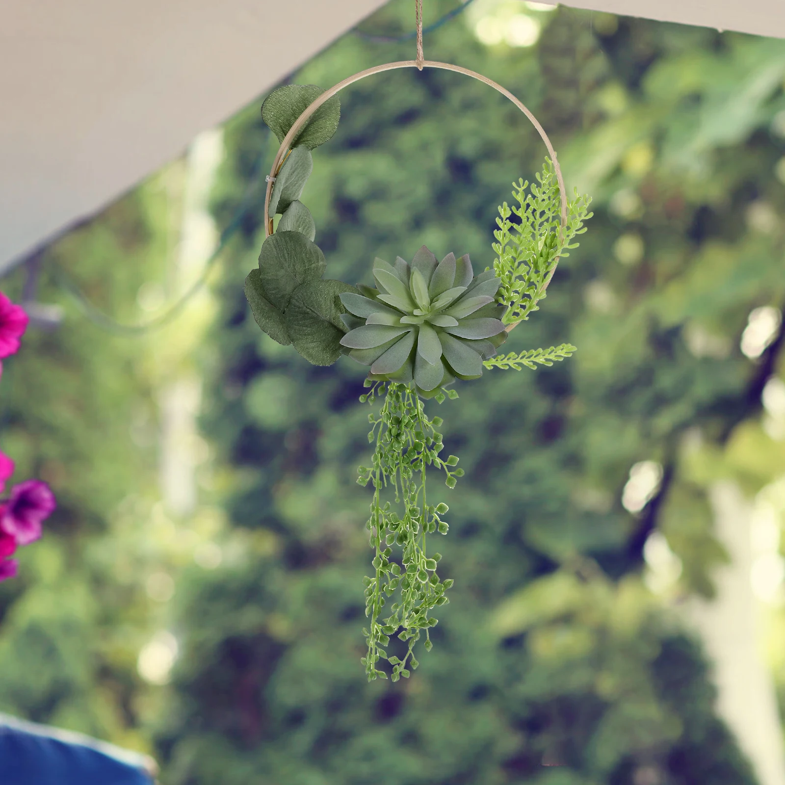 

Fake Succulents Garland Hanging Pendant - Lifelike Wall Hanging Plants Decor for Home Office Classroom Party Interior Design