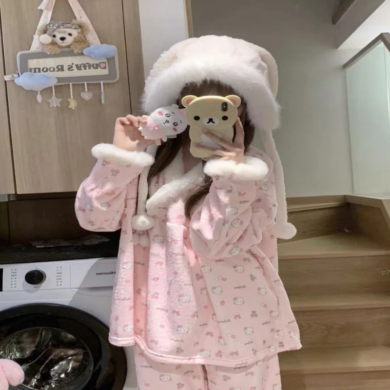

Милый комплект пижамы Hello Kitty из кораллового флиса для студенток: мягкий, теплый, для дома и улицы, идеально подходит для зимы