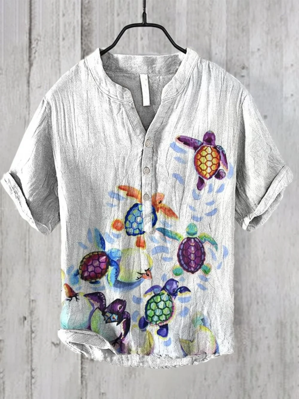 

Turtle print pattern 3-button polo shirt, Hawaiian vacation casual men's short sleeved linen top, outdoor men's plus size top