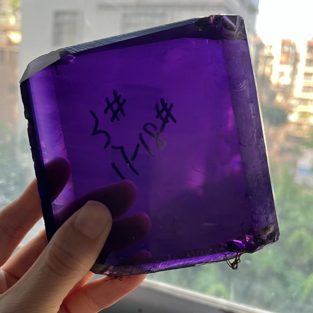 0.4-0.5kg/Pc Thickness 17-18mm Synthetic  Hydrothermal Crystal Uncut Amethyst