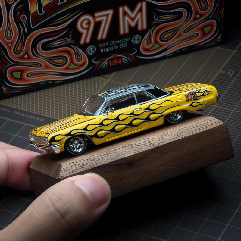 97M 1:64 Scale 1964 Impala SS Simulation Alloy Car Model Static Display Collectible Toy Gift Souvenir Decoration