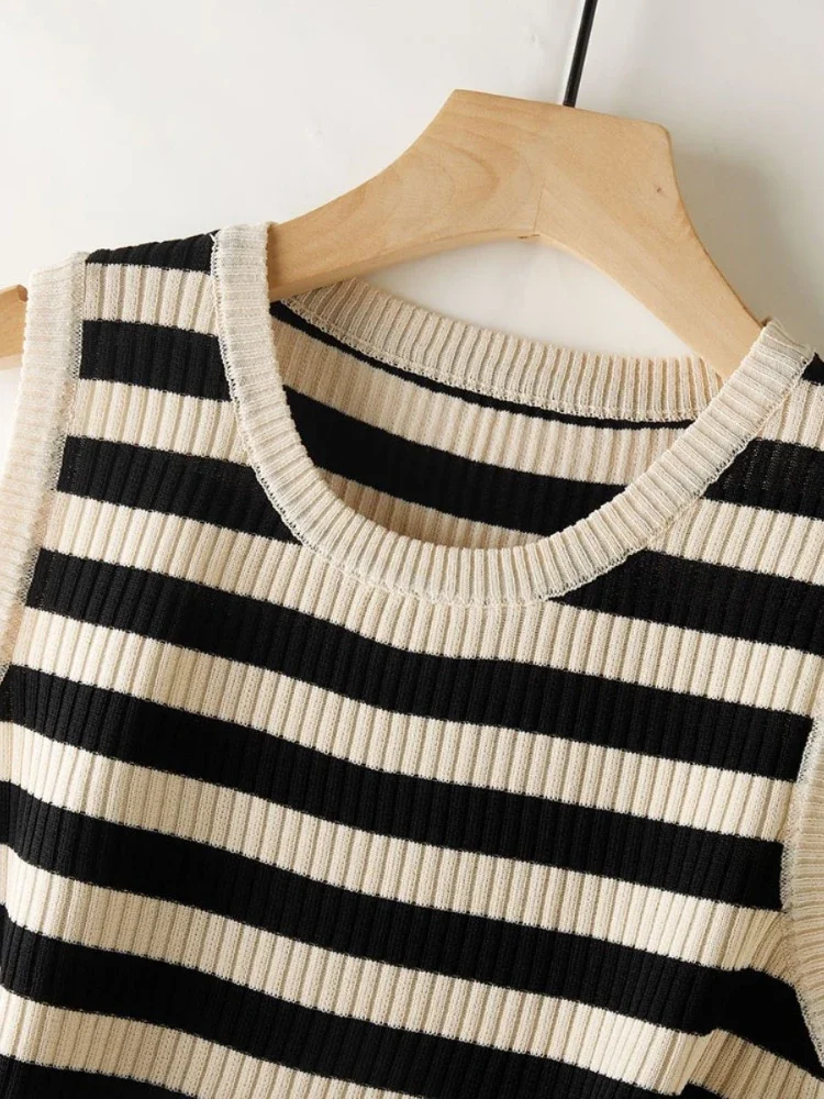 ストライプタンクソフトトップ女性の夏の服装タイトでセクシーなタンクトップニットボトムシャツとアウターウェア用ノースリーブトップ2025