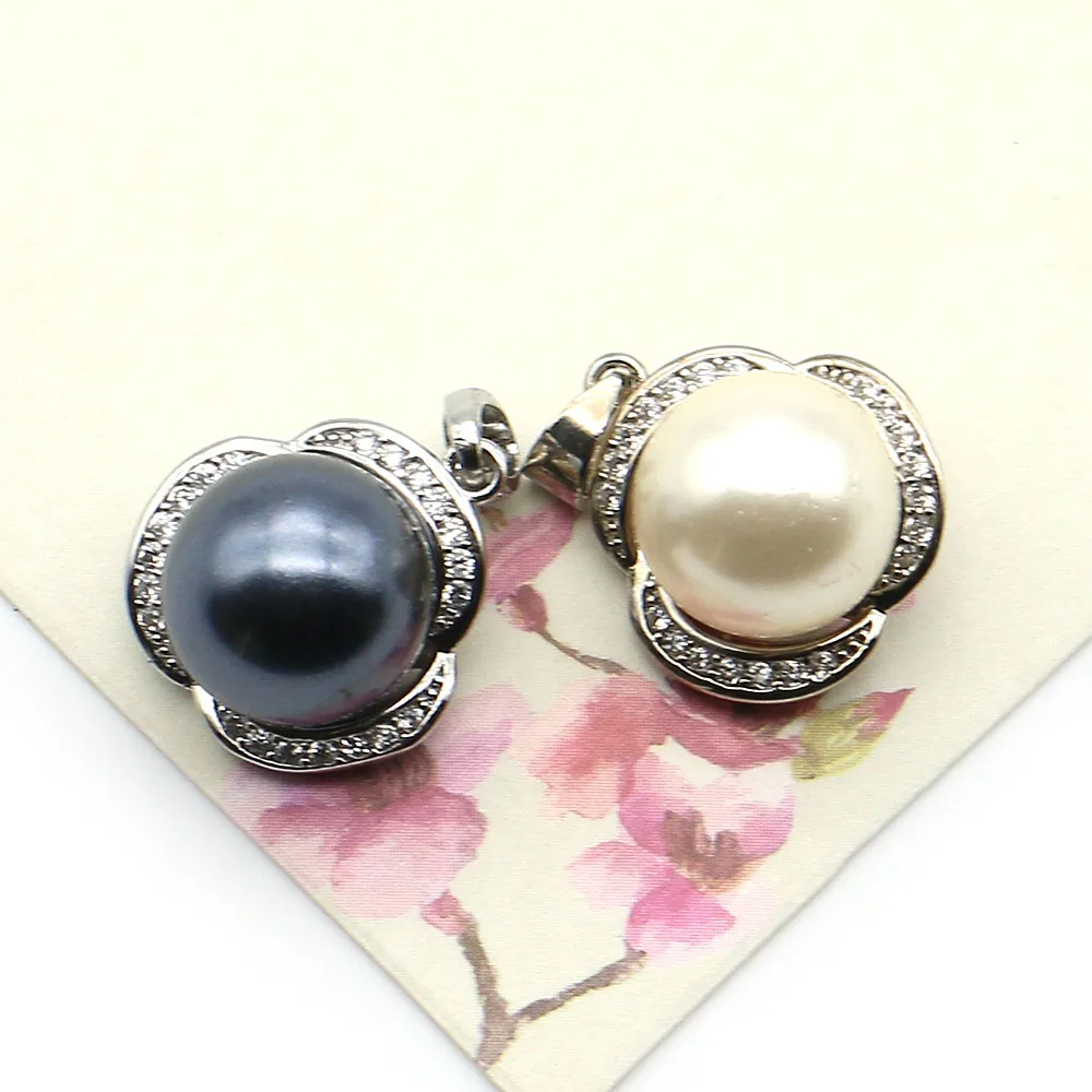 Fashion Natural Freshwater Shell Polished Round Black White Beads Inlaid Single-Hole Pendant with Bail DIY Jewelry Accessories