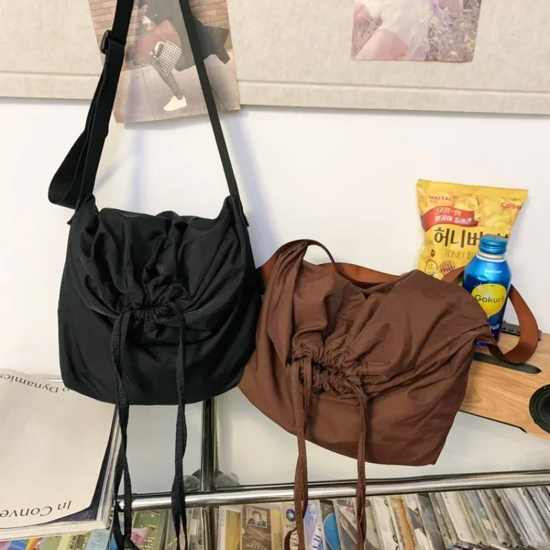 Bolsa de ombro com cordão de nylon, sacola casual para mulheres, alta qualidade, moda versátil, tendência, bolsa transversal