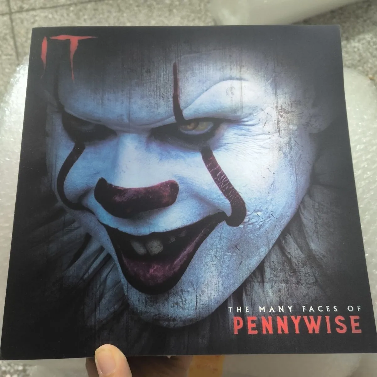 Figura de acción NECA The Many Faces Of Pennywise, juguete coleccionable con rostros intercambiables, modelo de Pennywise, regalo de cumpleaños