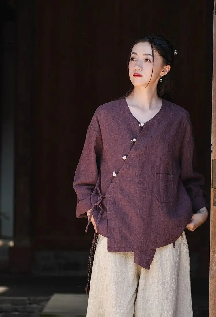Neue chinesische Damenbekleidung: Locker geschnittenes Retro-Hemd mit schrägem Kragen, literarischer Retro-Cardigan aus Baumwolle und Leinen, Zen-Tea-Jacke – Detail 20