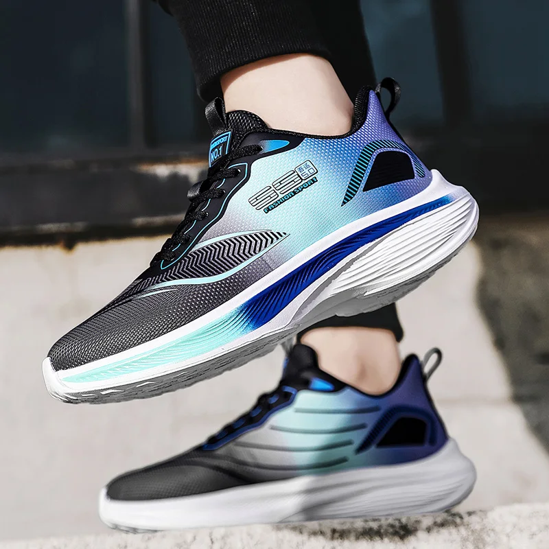 أحذية رياضية جديدة خفيفة الوزن قابلة للتنفس للرجال، أحذية كاجوال سميكة القاع للاستخدام الخارجي، عصرية تناسب الجميع