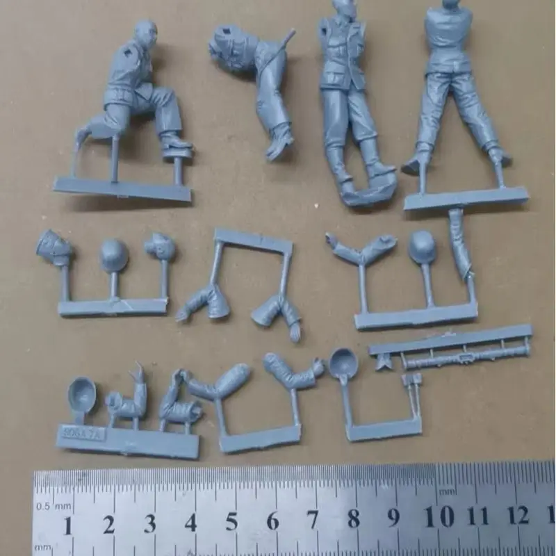 Figurki żywiczne 1/35 Drużyna Artyleryjska 4 Osoby Bez Czołgu Niezmontowany i Niepomalowany Model Zestaw Zabawek Darmowa Wysyłka