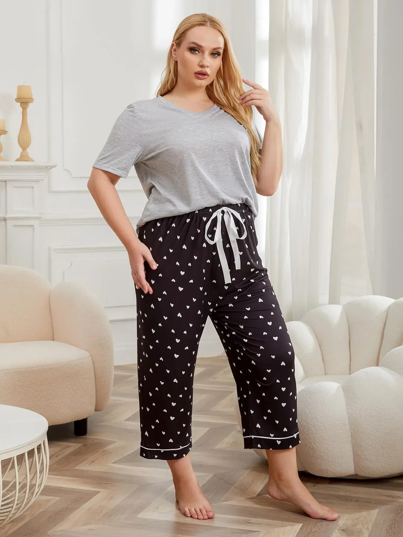 Plus Size Women Pajama Set Short Sleeves V Neck Top & Long Heart Print Pants Female Sleepwear 2 Pieces Nightwear Homewear Cloth