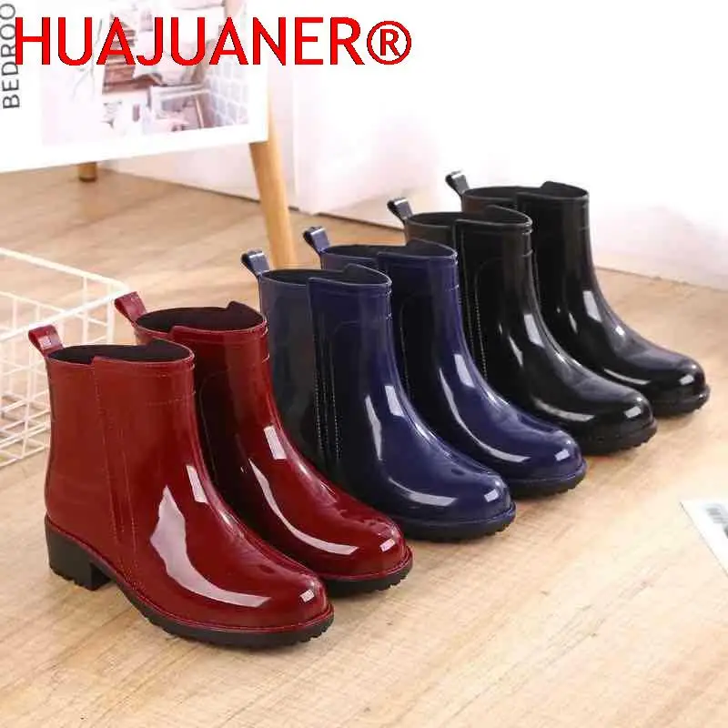 Bottes de pluie imperméables pour femmes, semelle en caoutchouc, talon bas, tube moyen féminin, botte de rinçage, chaussure d'hiver, nouveau design de marque, mode