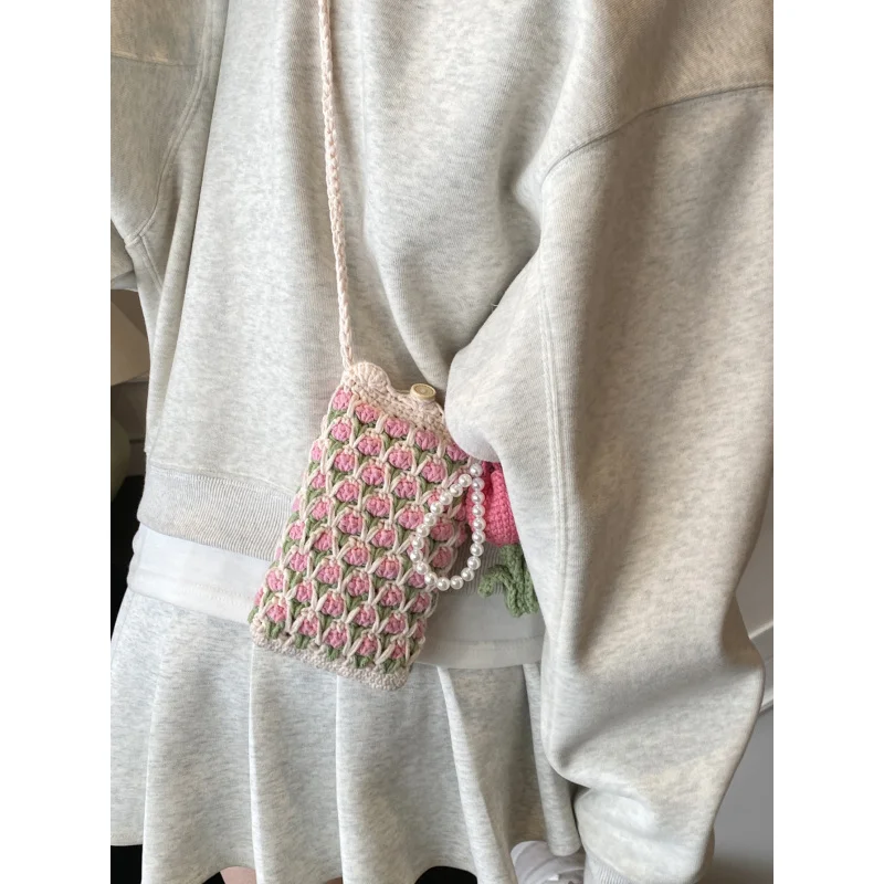 2025Spring and summer new tulip wool knitted bag, fashionable and cute mobile phone bag, handmade crochet crossbody bag