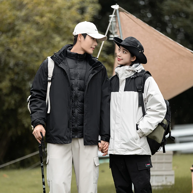 

Куртка-трансформер 3-в-1: съемная, пуховая, водонепроницаемая, ветрозащитная, для активного отдыха, из нейлоновой ткани, с теплой внутренней подкладкой.