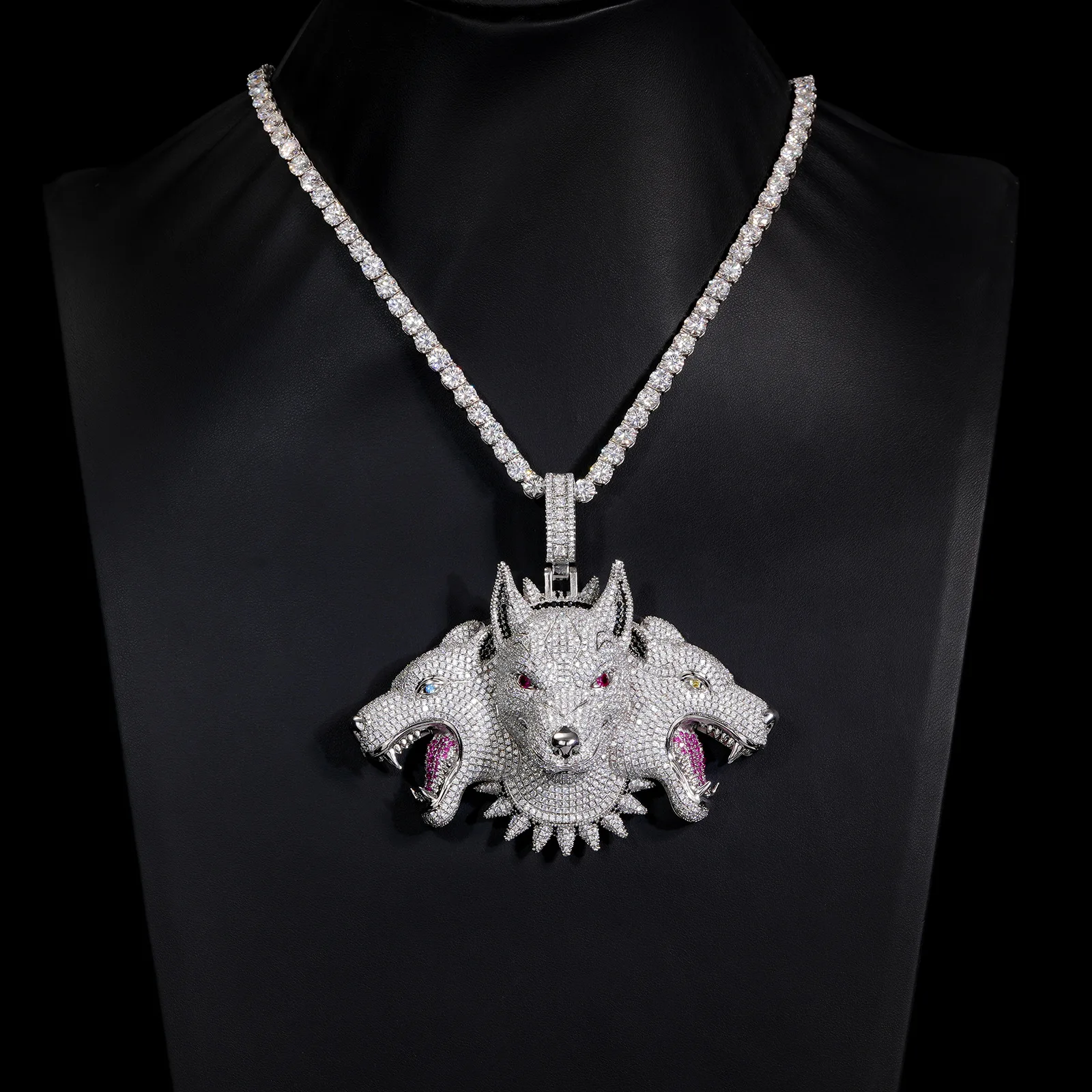 Iced Out Cerberus Three-Headed Dog Pendant 18K Gold Plated Hip Hop Charm Micro Pave Cubic Zirconia Bling Fine Jewelry Gift For Men Rapper Mythology Inspired Necklace Colorful Gem Eyes Trendy Rap Street Accessory For Hip Hop Fans For Party Club Daily Wear