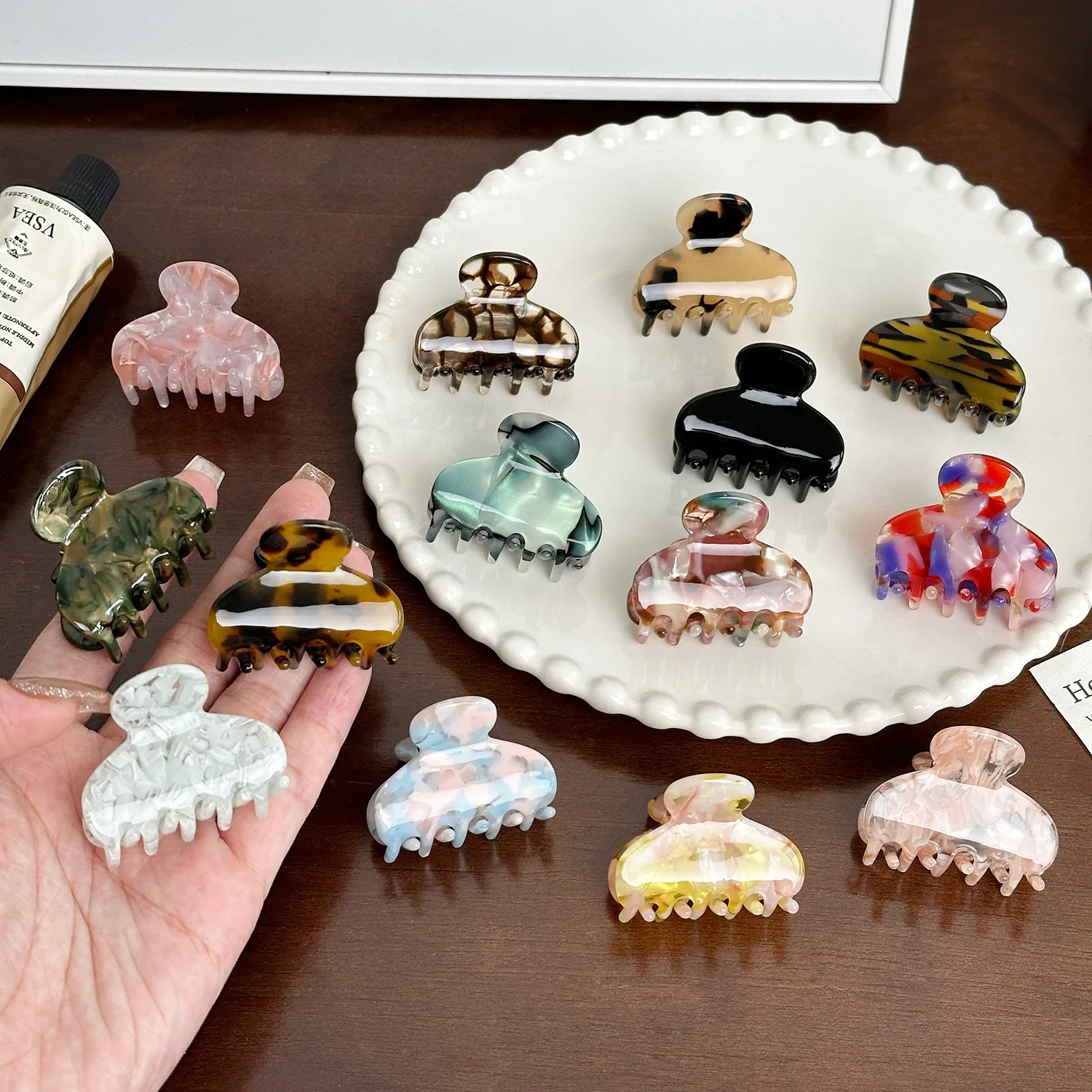 

Dowell Korean Style Sweet Mini Acetate Hair Claw Small Hair Clips Fashion Women Hair Accessory