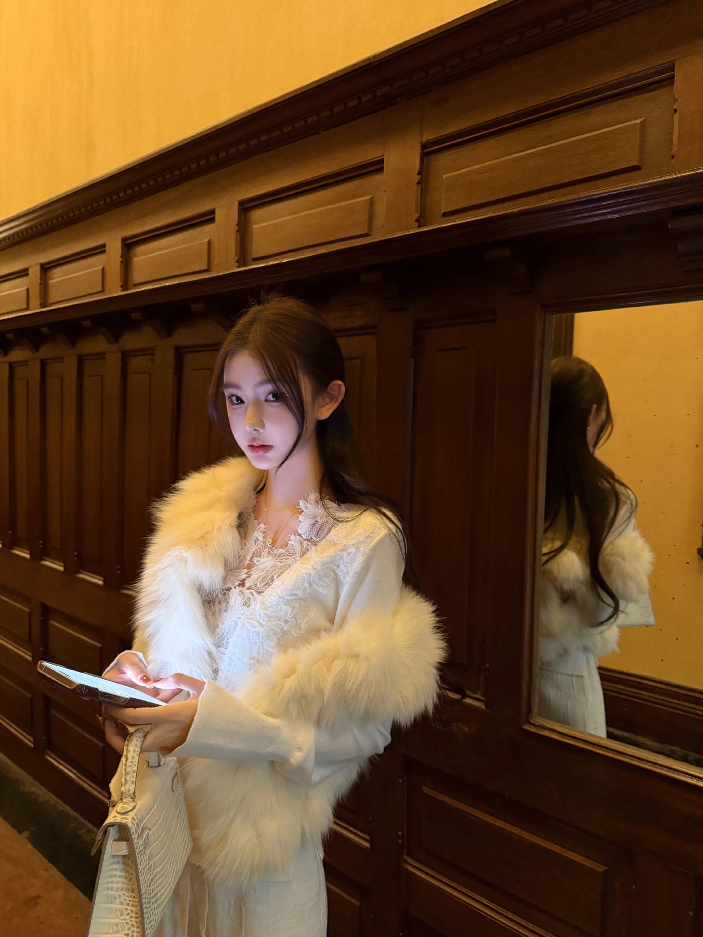 

OKMAOP Luxury Thiened Fur Vest Women's Winter High-End Feelings Thiened Fluffy Outerwear Warm Stand Fit ort ...