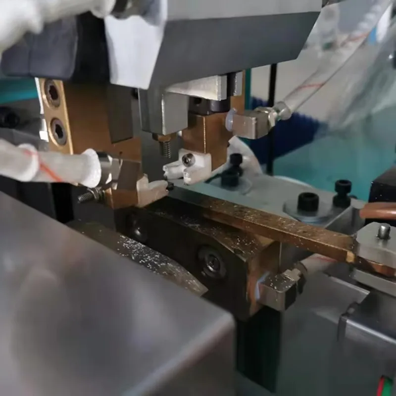 Fornitore automatico di macchine per brasatura con segmenti diamantati con lama per sega
