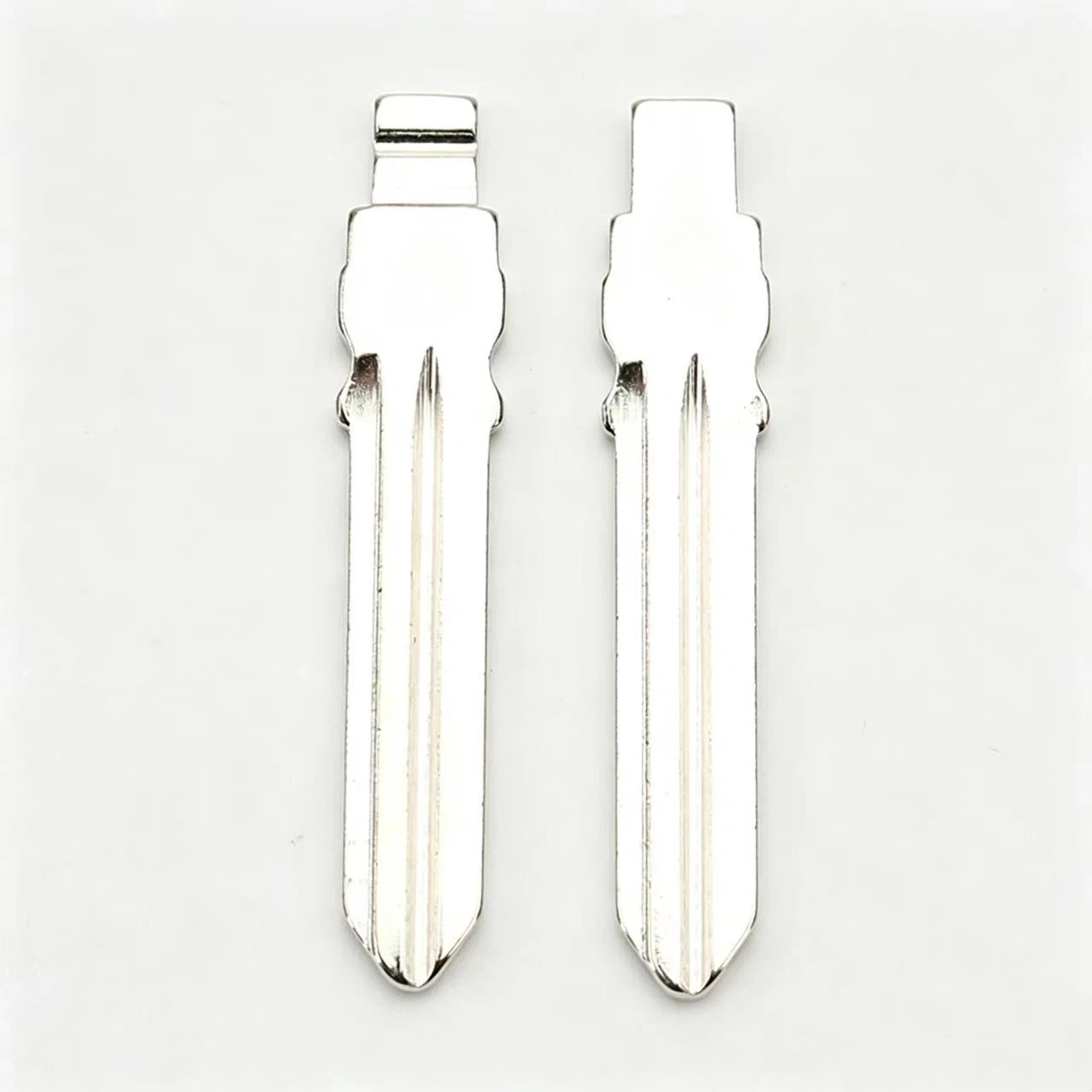 

10pcs/lot Metal Key Universal Car Key Blank HU136 HU136TE Flip Remote Key Blade for Renault Megan Modus Clio Modus Kangoo Logan