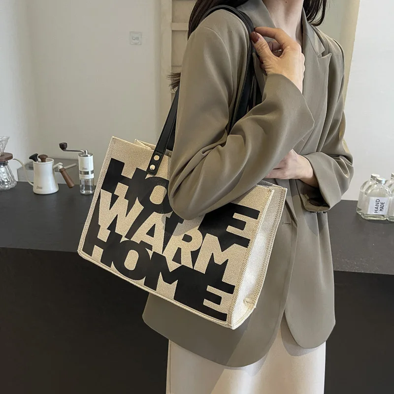 エレガントなカラーブロックショルダーバッグ 2025年新作 レディース、高級感のあるレタープリントトート、あらゆるシーンに合うファッショナブルなクロスボディバッグ